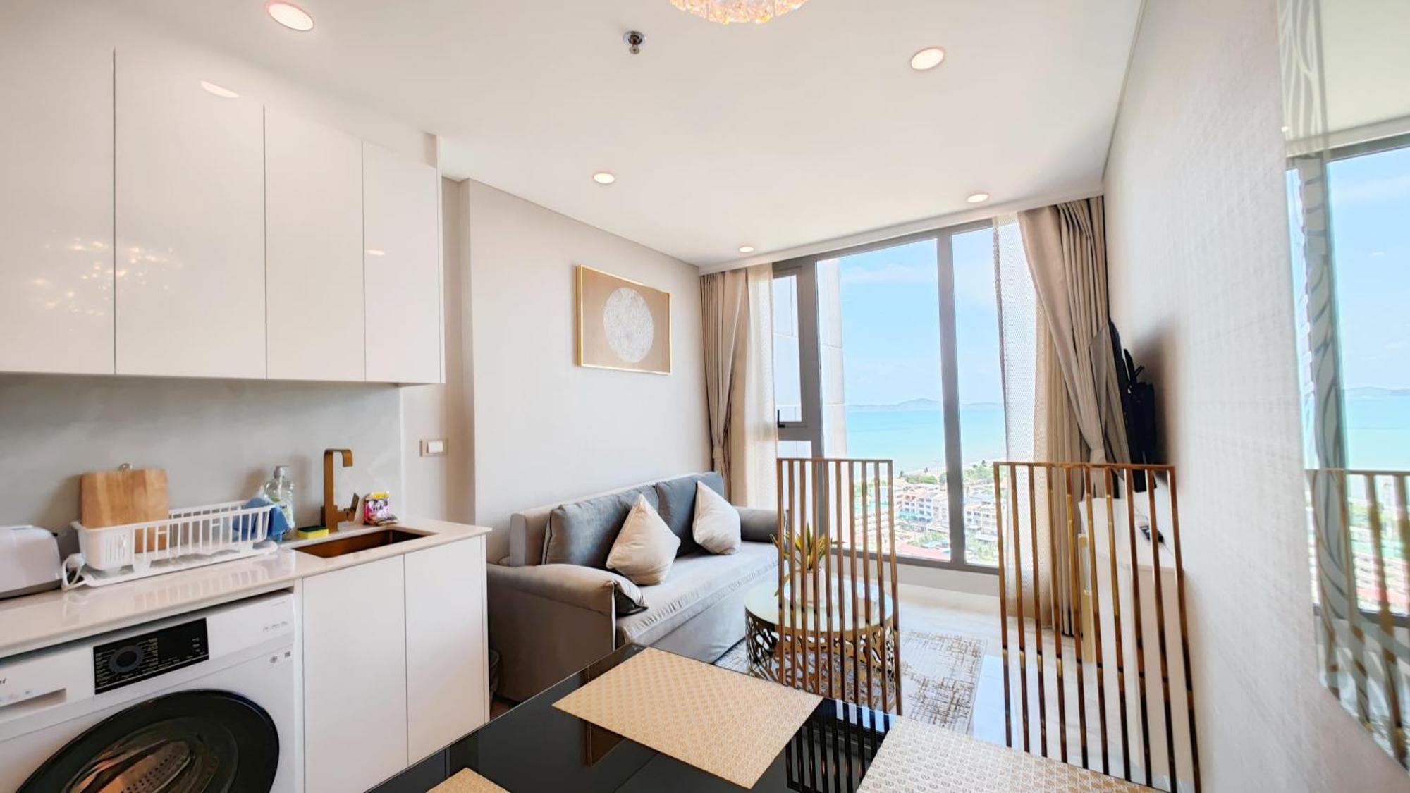 The Astra Sky River Apartment Pantai Jomtien Bagian luar foto